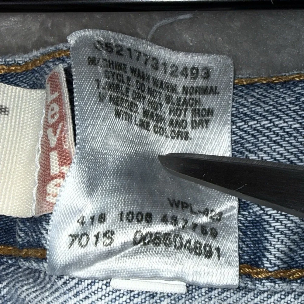 Vintage Levis 550 Jeans Mens 36x32 Light Relaxed Fit‎ Tapered Denim Y2K